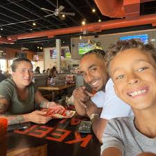 Hi everyone, allow me to introduce myself ✨ My name is Elodie Castro & I am  a Latina in Real Estate 🫶🏼 As a Chicago native and Lane Tech High School  alumni,