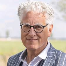 A while ago film maker Anastasija Pirozenko visited me in my studio to film  we while doing foley for a new feature.