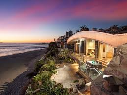 31107 Coast Hwy Laguna Beach Ca 92651 Mls Oc17190372 Zillow Modern Beach House Beachfront Homes For Sale Beachfront House