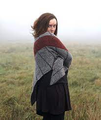 As this is the first of my free patterns, i thought i'd give you something special. Ravelry Sos Pattern By Plays With Fibre