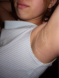 腋の処理が甘い女の子のジョリ腋画像まとめ！