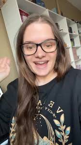 Types of people in the book community I DO NOT TRUST #books #bookishpost  #funny #explorepage #booksta