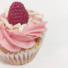Merci Pour La Belle Photo Hadalegre Framboise Et Chocolat Blanc Lesglaceurs Cupcakes Yum Montreal Bakeshop Framboise Chocolat Desserts Food Cupcakes
