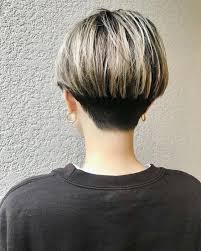 Certes, la coupe au bol n'est pas la plus simple à porter. Pourquoi La Coupe Au Bol Est La Coiffure Du Moment
