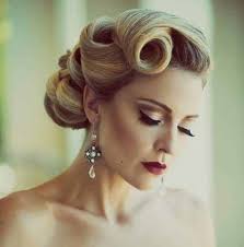 If you have short hair, retro curls are one of the best ways to achieve a vintage look. 20 Easy And Simple Vintage Hairstyles Pictures Sheideas