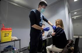 No existe una vacuna aprobada por la administración de alimentos y. Los Que Han Pasado El Coronavirus Solo Necesitaran Una Dosis De La Vacuna Segun Un Estudio