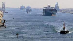 De très nombreux navires marchands sont affectés par le blocage du canal de suez, toujours en cours ce dimanche soir. Egypte Le Canal De Suez A Genere Des Recettes Record De 99 1 Milliards De Livres Egyptiennes Le360afrique Com