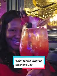 Sugar Factory 📍Times Square is serving up some serious eats from their  Mother's Day menu! Treat a mom or just yourself! Because the last thing we  want is to worry about is what's for dinner 😅 @Sugar ...