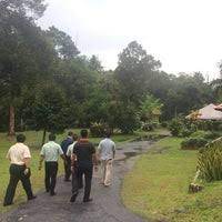 Anda bisa menikmati sajian penginapan yang cukup menenangkan di impian rimba resor. Impian Rimba Resort Hulu Langat Selangor