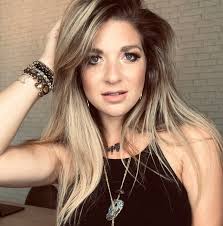 21 Entrepreneurs Reveal Their Favorite Business or Entrepreneur Turnaround  Story