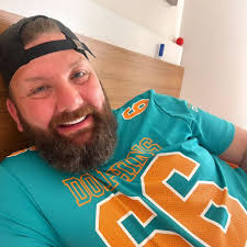 happy birthday to me 43 today😘🎂🎈 wow if it wasnt for you guys i wouldnt  be here🤯 thanks dad for cumming in mum,💜 you guys rock🤪 love yous loads💜