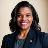 Abbi Duncan's Instagram, Twitter & Facebook