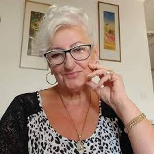 à quoi je ressemble, j'ai 59 ans et je...