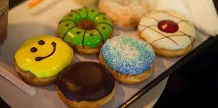 Cara membuat topping ini, masukkan semua bahan ke dalam panci kecuali kuning telur. 11 Cara Membuat Donat Lembut Dan Lezat Ala Rumahan Merdeka Com