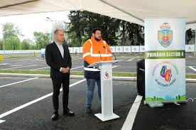 Primăria sectorului 4, prin direcția mobilitate urbană, a demarat proiectul de optimizare a modului de alocare a locurilor de parcare de reședință prin care se urmărește transparentizarea gestionării acestora și simplificarea procedurilor prevăzute de lege. In Sectorul 4 Al Capitalei Nicio Parcare De ReÈedinÈÄ Nu Va Mai Fi OcupatÄ Abuziv Primaria Sectorului 4 A Inceput SÄ Distribuie Primele Blocatoare Pentru Cei Care DeÈin Un Loc De Parcare
