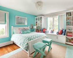 Colorful Girl S Bedroom With Pops Of Teal Coral Desain Interior Ide Kamar Tidur Ide Dekorasi Rumah