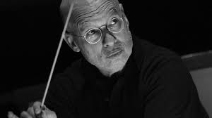 Porträt: Dennis Russell Davies