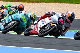 Veda Ega Pratama Moto3: Semangat dan Perjuangan di Trek Balap