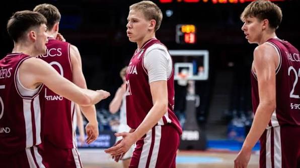 Latvijas U18 basketbolisti pret Franciju sāks cīņu par EČ medaļām – Basketbols – Sportacentrs.com