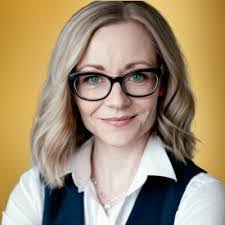 Julie Wyckoff's Instagram, Twitter & Facebook