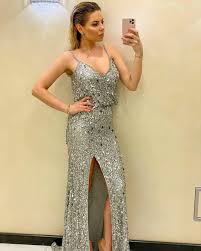 Пара обручилась в 2014 году, когда шишпор была на. Grud Naraspashku Byvshaya Zhena Vratarya Dinamo Otmechaet Den Rozhdeniya V Seksi Plate Polemika