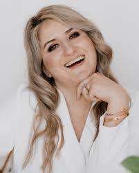 Sheryl Boyle's Instagram, Twitter & Facebook