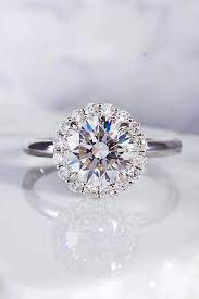 21 Simple Engagement Rings With Perfect Minimalist Style Simple Engagement Rings Elegant Engagement Rings Round Halo Engagement Rings