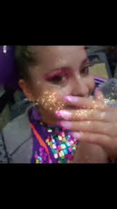 presumiendo mis uñas que aprendí en el curso comisión 4 hoy toco soft gel y  yo salí lista para bailar en los corsos de san pedro de jujuy