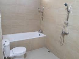 Untuk pilihan hotel berbintang lima yang difasilitasi dengan bathtub, ada gumaya tower hotel semarang yang terletak nggak jauh dari semarang town square atau setos. A Hotel Com Budget Backpacker Mango House Bed And Breakfast Semarang Indonesia Price Reviews Booking Contact
