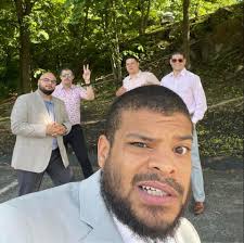 Being a fan of a Mid-Major, I'm used to not getting the notice as larger  schools. Here's my favorite sports photo. Western Michigan's John Offerdahl  stuffing Heisman winner Bo Jackson 4th and