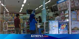 Lowongan kerja di indomaret bukan hanya untuk karyawan toko saja sebab untuk bagian. Indomaret Buka 11 Lowongan Kerja Lulusan Sma Smk D3 Dan S1 Halaman All Kompas Com