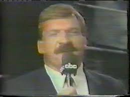 Gerry Cooney mengalahkan Ron Lyle dalam satu pusingan.