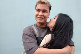 Elvia pun menerima lamaran tersebut. Baru Lima Bulan Jadian Billy Syahputra Sesumbar Bakal Segera Nikahi Elvia Cerolline Dan Gelar Pernikahan Di Amerika