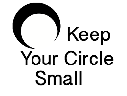 Experts are recommending that you scale back your professional network and keep a smaller, more nimble group of people as your inner circle. Keep Your Circle Small Pensamientos Estupidos