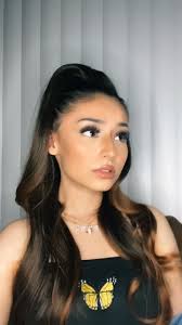 Entangled among Trends: Jessica Angulo's Unique Style