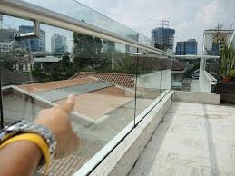 Tahan terhadap air, sehingga tidak cepat membusuk. Jual Pasang Railing Tangga Kaca Murah Di Kendari 0812 359 0154 Wahyudi Utomo
