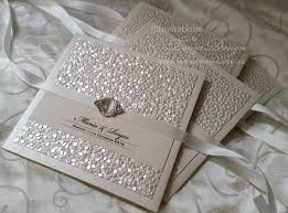 Luxury Wedding Invitations W Brooch Bespoke Invitation Set Ball Elegant Pocket Custom Crystal Luxurious Wedding Invites Design 3 Cards Invitaciones De La Boda De Bolsillo Diseno De Invitacion De Boda Tarjeta