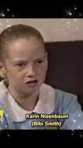 BIBI SCHMIDT, LA " ALUMNA INVENTADA". Como ya sabemos, "Jacinta  Pichimahuida" y "Señorita Maestra", así como las versiones extranjeras de  la misma novela, están basadas en las vivencias personales como alumno del