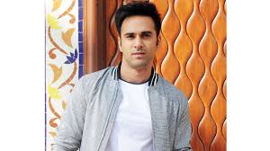 I Am Single Let Me Enjoy It Says Pulkit Samrat Pulkit samrat with kriti kharbanda, kartik aaryan with bhumi pednekar and anushka sharma actors pulkit samrat and kriti kharbanda held the screening of the film for ngo kids and were seen posing.