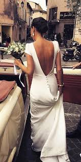 27 Silk Wedding Dresses For Elegant And Refined Bride Wedding Dresses Guide Silk Wedding Dress Wedding Dress Guide Wedding Dress Trends