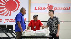 Nah, buat abang driver bagaimana? Lion Parcel Dukung Pemenuhan Kebutuhan Pasca Bencana Gempa Sulbar Bisnis Liputan6 Com