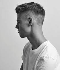 Kurze Gerade Frisuren Fur Herren Superfrisuren Kurze Gerade Frisuren Gerade Frisuren Manner Frisur Kurz