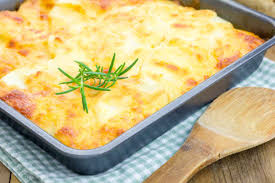 Spolverate con qualche foglia di salvia e servite caldi i vostri finocchi al forno! Patate E Finocchi Gratinati Al Forno Un Gusto Leggero E Gradevole