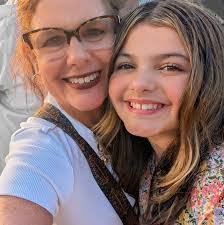 Darla Farrell's Instagram, Twitter & Facebook