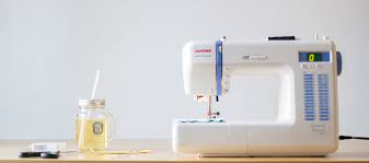 Comme son nom l'indique, elle est le partenaire indispensable pour vos coutures jeans et stretch. Test Machine Janome Jeans Stretch 8077 Couture Debutant