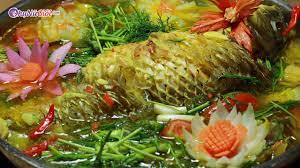 Cá chép om dưa ngon nhất là khi ăn nóng, bạn có thể ăn kèm với cơm nóng hoặc bún sợi và rau sống để cân bằng hương vị. Cach Lam Ca Chep Om DÆ°a Ngon Va Ngáº­y Cho Gia Ä'inh Ngay Se Láº¡nh