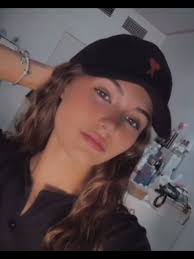 she is so gorgeous help🧎🏽‍♀️ #mariallorella #girlfoodballplayer  #hectorfortandmariallorella #mariallorellahectorfort #fcbarcelona  #fcbfemení #barcelona #spanishbeauty #capcut #fcb #viscaelbarça ...