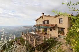 Casale In Vendita In Versilia Con Vista Mare Sulle Colline Di Forte Dei Marmi Fattoria Italiana Rustico Marmi