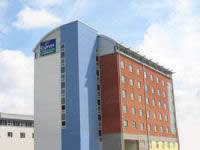 In addition, the multilingual staff are available to provide assistance. Holiday Inn Express London Limehouse London Auf Travelstay Com Buchen