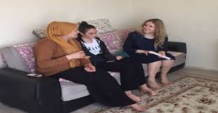 Adana'nın eski valisi hüseyin avni coş'un eşi aylin özer'e adana valisi'nin eşi kaçmış diye twit atarak hakaret ettiği iddiasıyla erhan ant'a 1 yıl 15 gün hapis cezası verildi. Oksuz Ve Yetim Cocuklari Ziyaret Ettiler